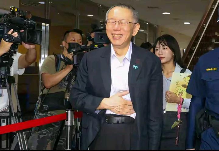 高兴的为时过早了，台岛某党派领袖被伪台当局以“莫须有”罪名羁押一年，经支持者的施