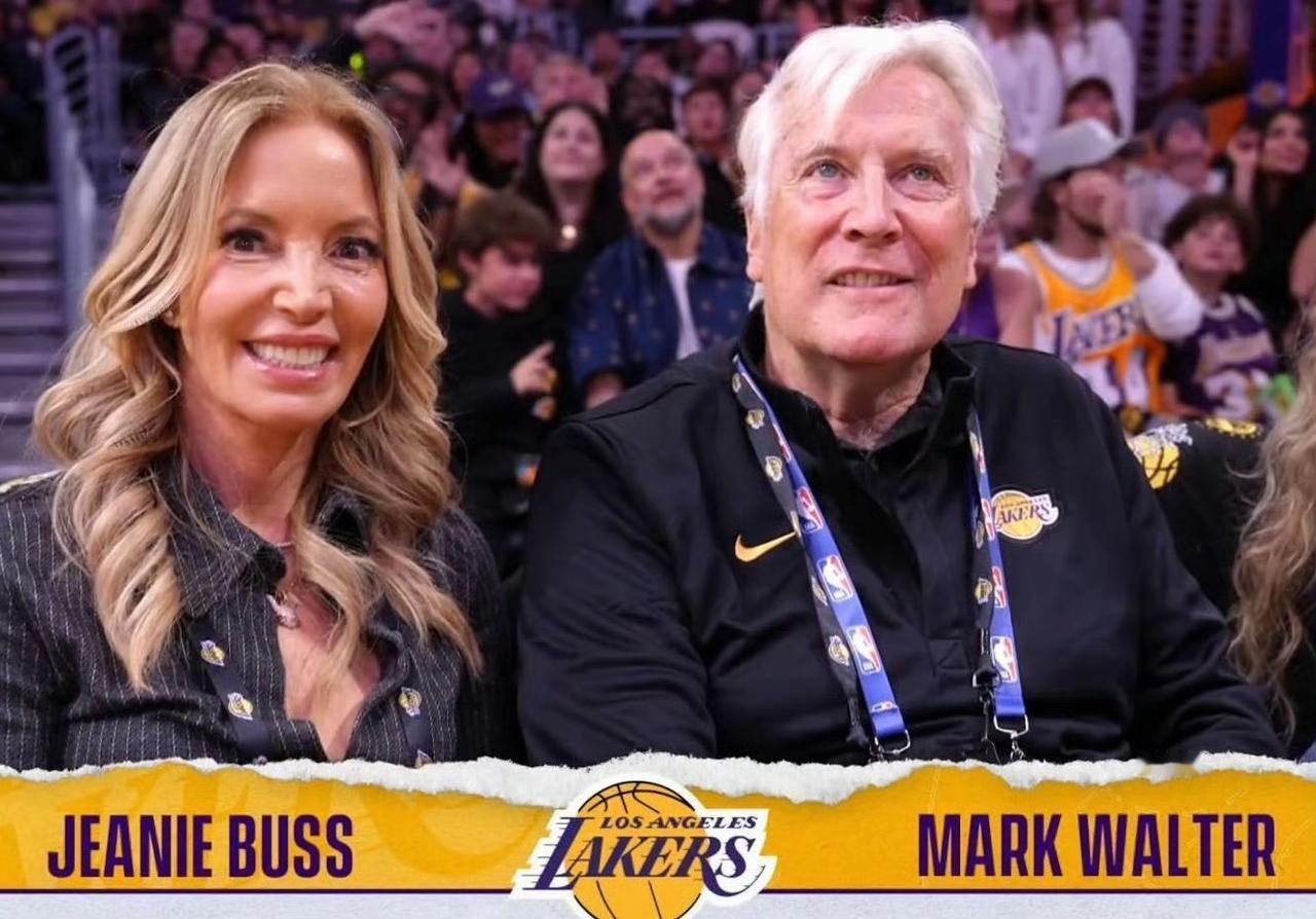 珍妮阿姨喜事连连,NBA官宣正式批准沃尔特以100亿美元收购湖人!巴斯家族当初收