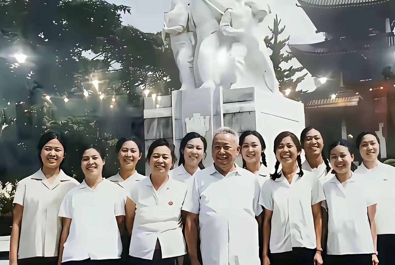 这位将军生了9个女儿，个个貌美如花，结果招女婿愁白了头这是最喜欢闺女的一位将