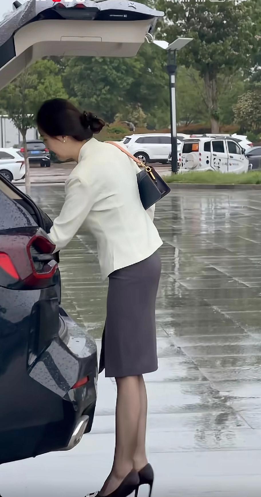 气质这块必须拿捏得死死的