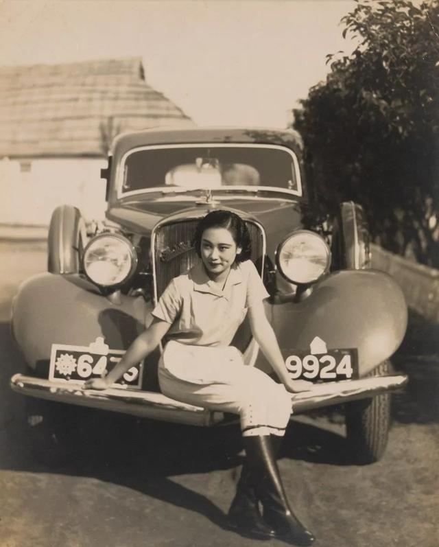 电影皇后胡蝶被戴笠霸占三年，硬生生地跟丈夫分别，真实性如何？胡蝶晚年给出答案：“