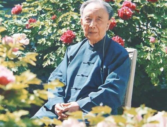 1912年，郭沫若迎娶张琼华，新婚之夜，郭沫若见新娘子太丑而愤怒离去，拒绝洞房。