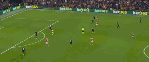 【奥斯梅恩的中锋作用】加拉塔萨雷的5个进球，虽然奥斯梅恩数据层面一个进球都没有，