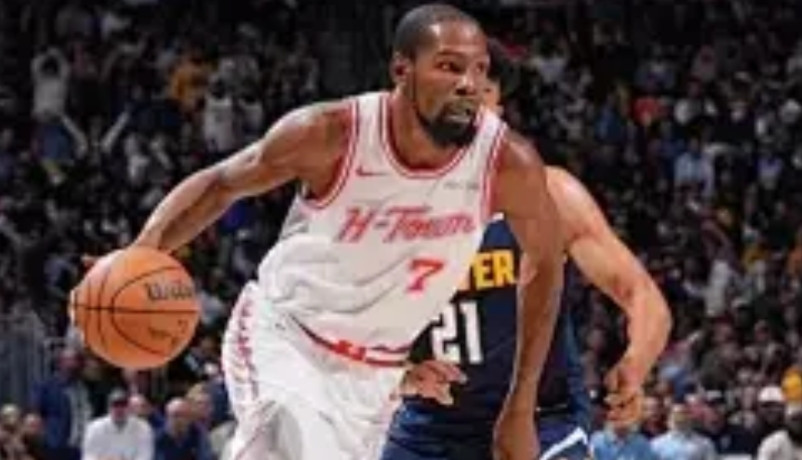 火箭队目前阵容很强，但有3个弱点:1、中锋申京球权最多，有时候容易上头，真把