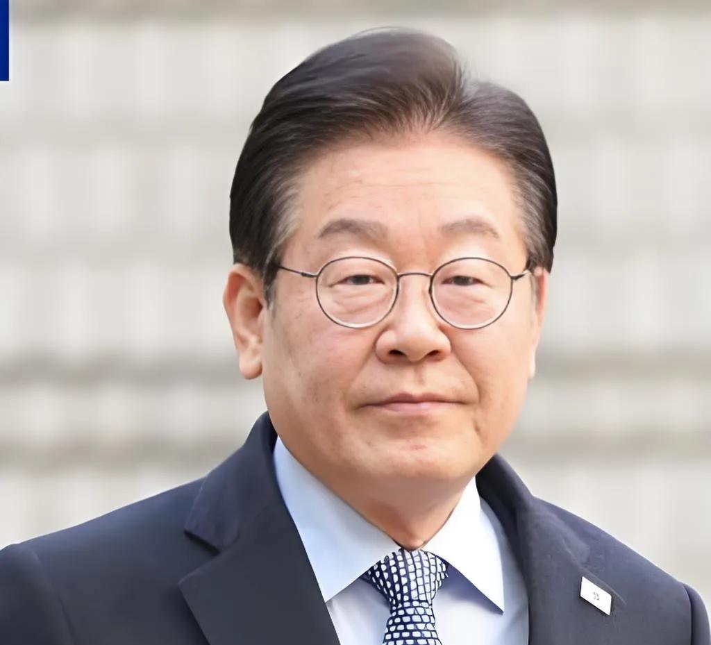 “九三”李在明没来中国是一个最大的错误！相对于金、李真的太没有骨气了！“九三”