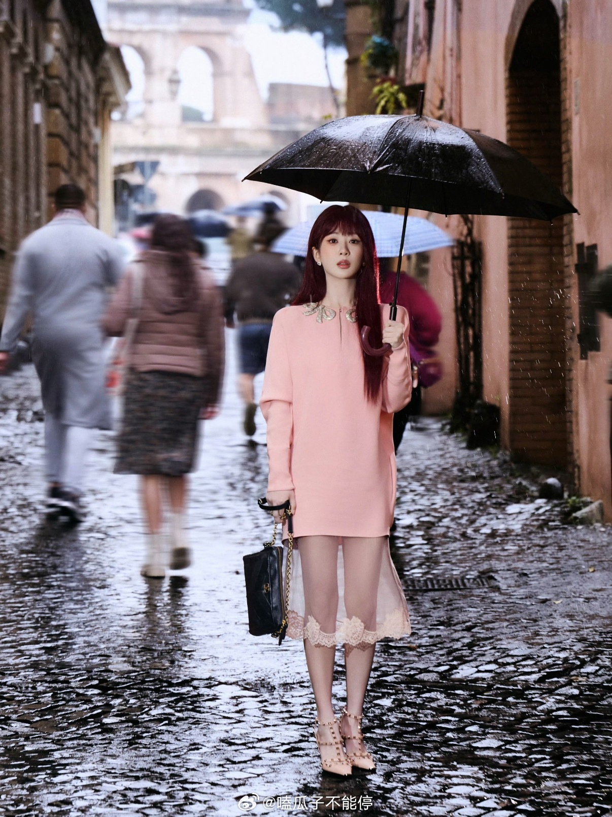 杨紫时装周人气女艺人TOP杨紫这次时装周确实很出圈，女明星top1实至名归