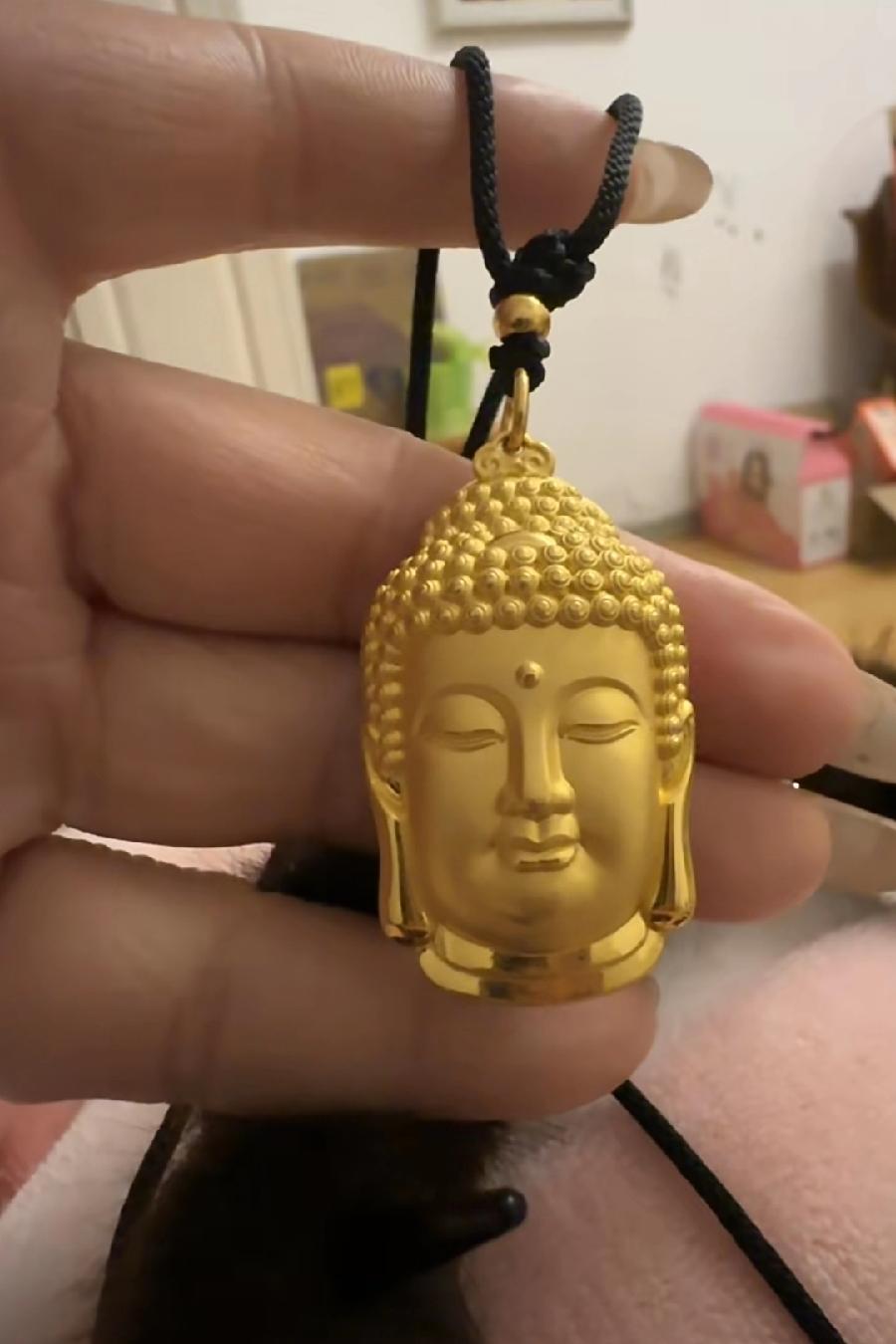 老公的战友来石家庄出差,本来定好的酒店,我老公说啥也不行,非要他退了住家里。老公