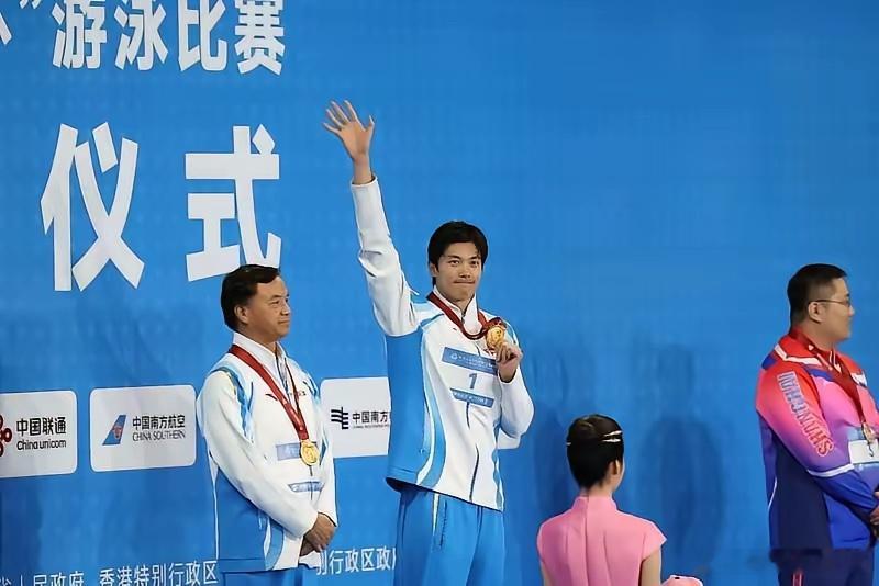 太炸裂了！中国游泳队，2小时6金！太炸裂了！中国游泳队，2小时6金！从日本传来的