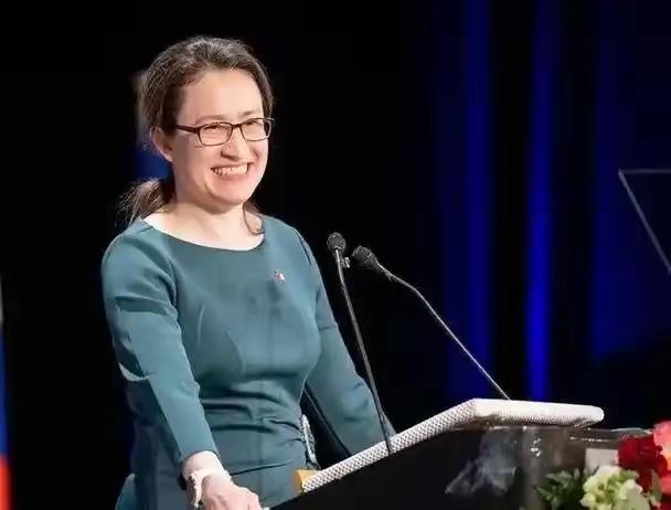 “台独”顽固分子萧美琴发表声明萧美琴今天在记者会上喊话台湾青年，说“世界需要