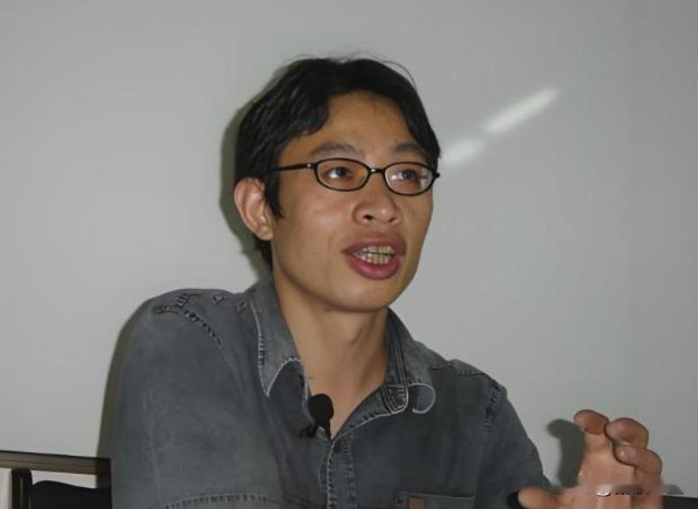 汶川地震时的“范跑跑”今在何处？范跑跑（范美忠）2026最新近况居住地点