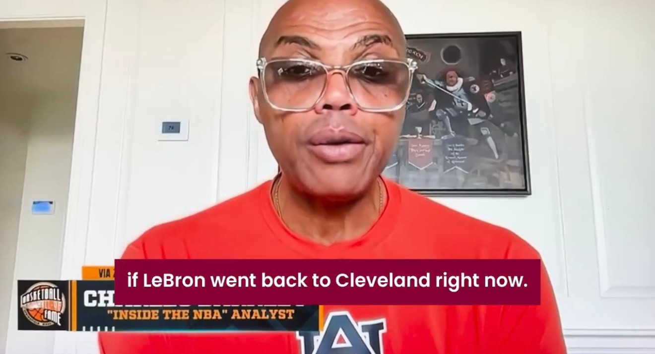 巴克利表示，骑士应该交易回詹姆斯，换走莫布里等人，是双赢。“骑士内线人很多，有阿