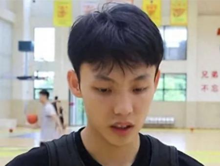 直面队伍变革，徐杰谈及全新磨合挑战广东男篮后卫徐杰说出了自己内心最真实的感