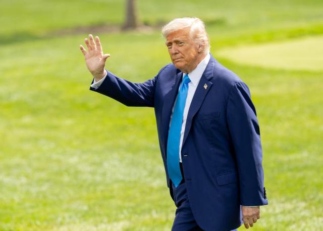 特朗普变脸！批准3.3亿对台军售，岛内爆发抗议：拒绝做美国前哨！中美贸易协议刚