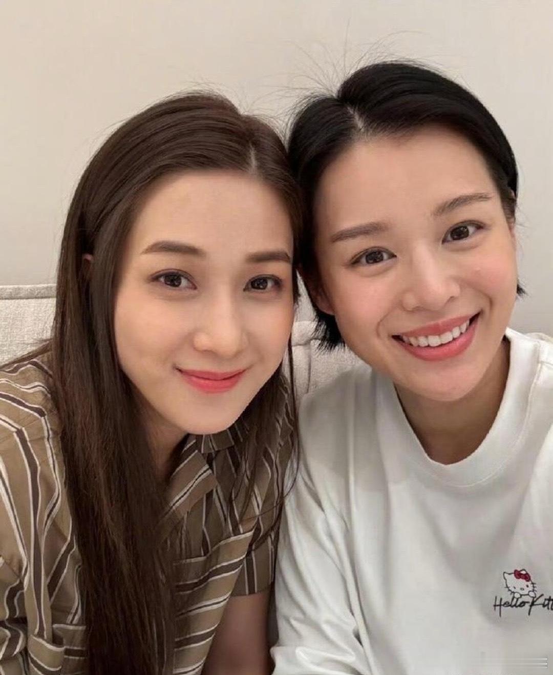 在寸土寸金的香港，贵为视后也难买豪宅，你看胡杏儿和钟嘉欣聚餐