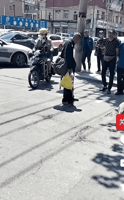 太气人了吧？我震惊了！孙女打爷爷这哪是“惯”？这是养出了个没带心的白眼🐺！