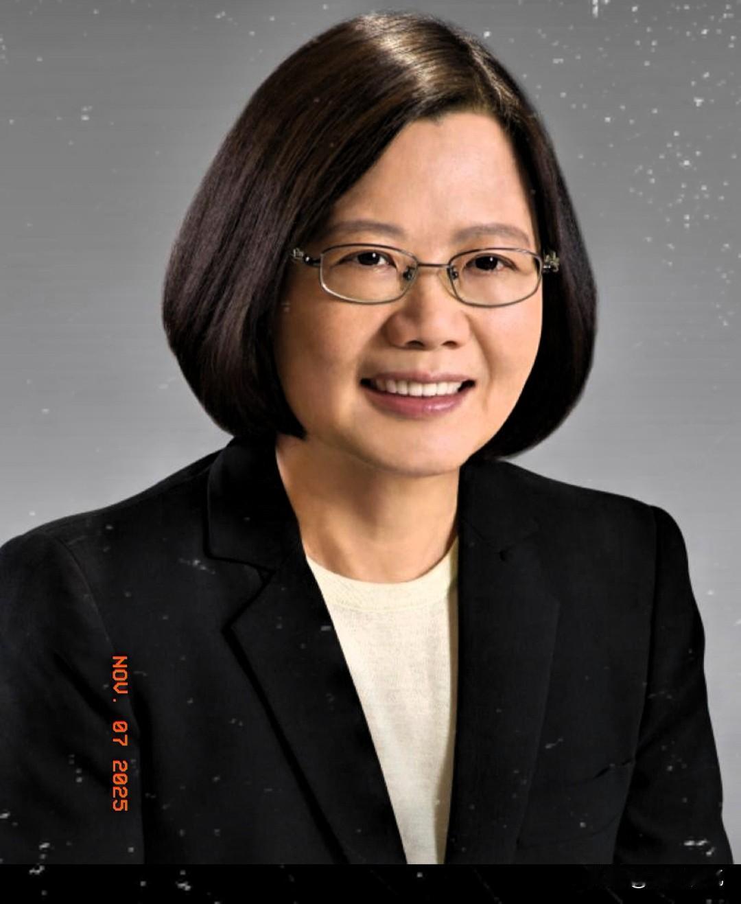 台海那边最近冒出个，让人哭笑不得的消息：一心搞分裂的蔡英文，居然计划11月8