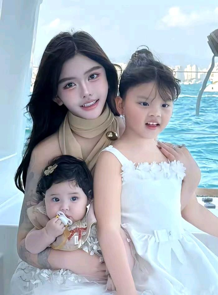 韩安冉，太过分了了！2月19日，离婚一年的韩安冉冲上热搜。她在直播中称，因1岁