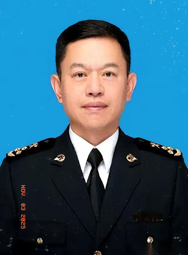 69年的，博士，正厅级关长。人生半辈子，爬到这个位置，要啥有啥。结果，咔嚓一