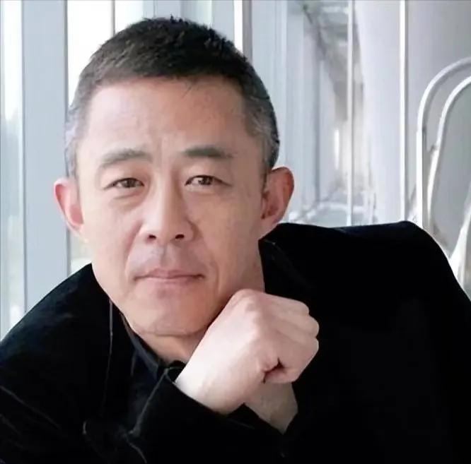 这个世界最搞不懂的人就是侯勇了，明明自己都58岁了，居然和三婚妻子生了个儿子。