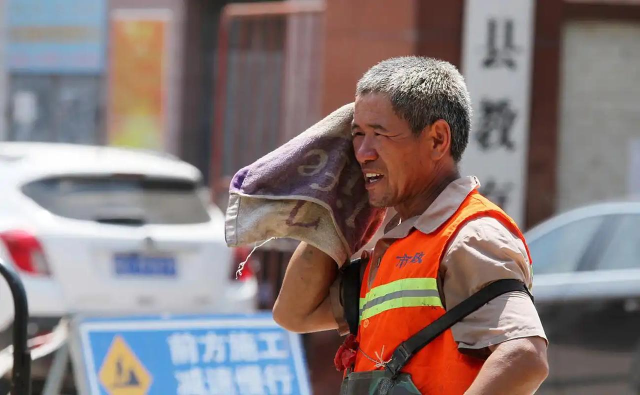 2026年8月天气大洗牌：东北罕见热带夜破纪录、全国高温南北分化，双台风