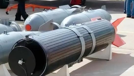 美台会用石墨弹攻击三峡吗？中国可以霸气警告全世界，任何国家只要对中国的三峡大坝，