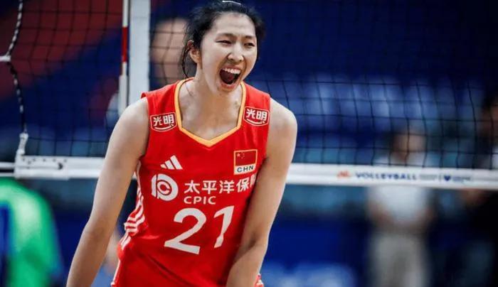 出乎意料，中国女排气势如虹，全面开花，强扣、拉网、快攻、发球样样得手，吴梦洁、陈