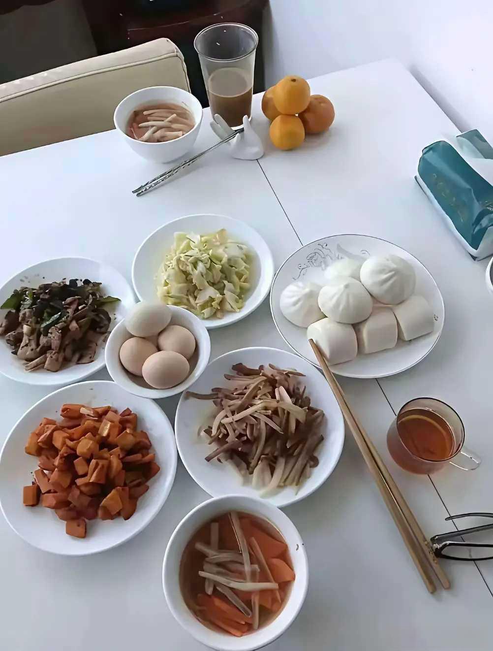 这早餐的配置行不行，营养够用不？[大笑]