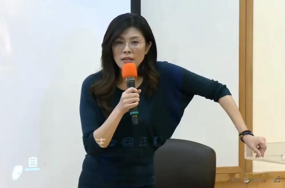 郑丽文：我从来没有否认“我是中国人”国民党主席郑丽文今晚（22日）在东吴大学