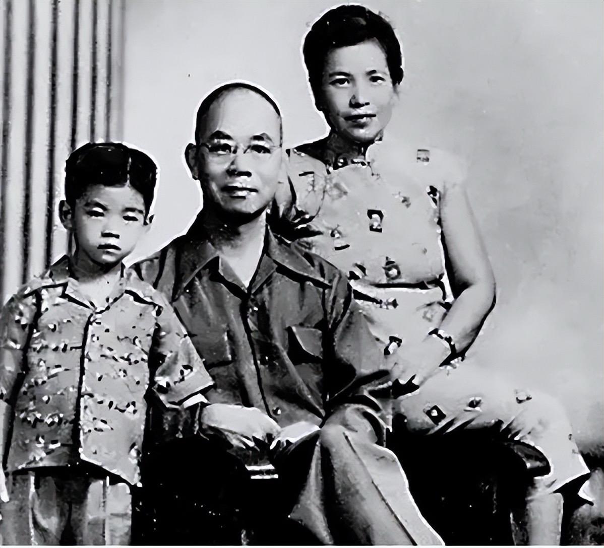 《沉默的荣耀》看哭全网，谁料牙克石平凡女工，竟是“密使一号”吴石的女儿！《沉