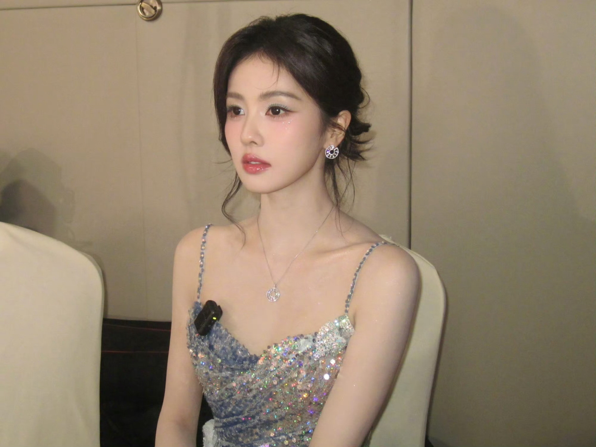 白鹿被要求增肥，鹿鹿身材是超完美的，但是一定要健康，健康最主要[哭哭][哭哭]