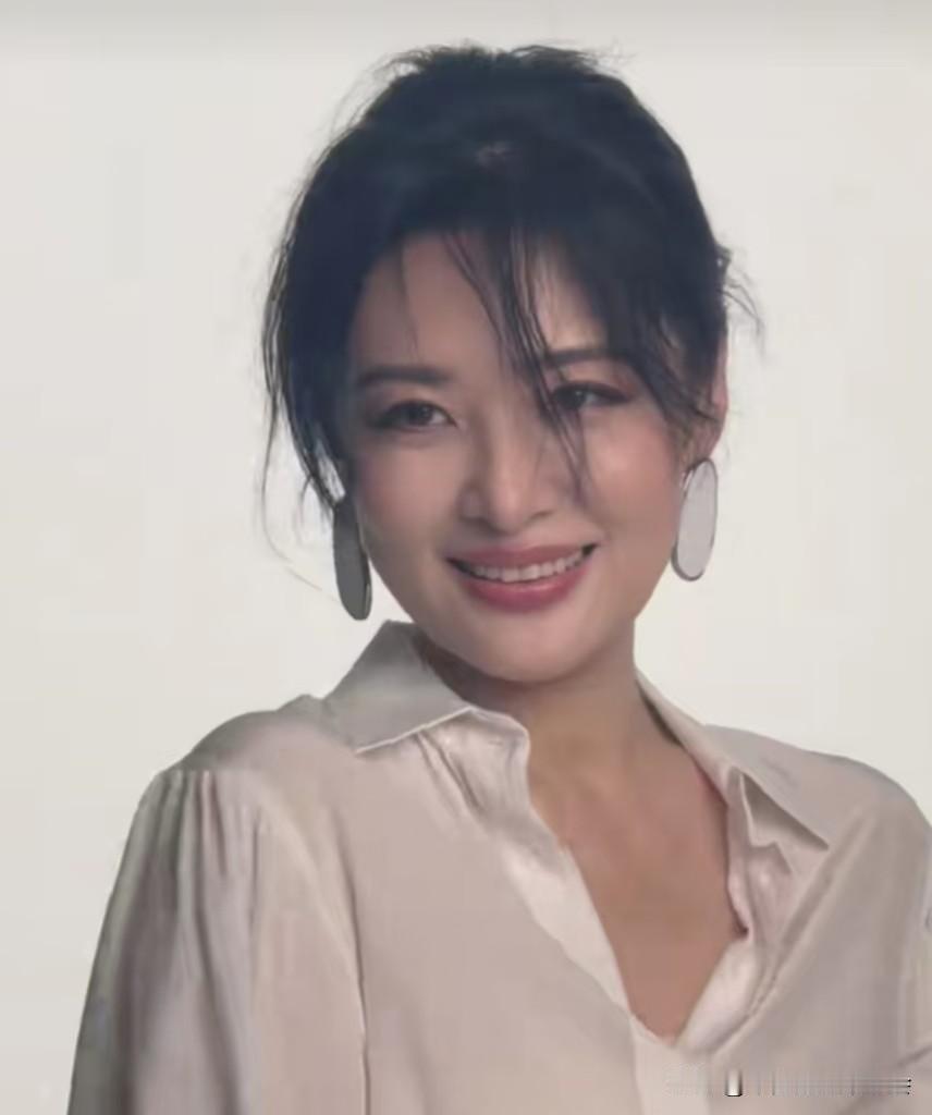 朦胧美写真留念美人照怎么拍才好看分享绝美街拍瞬间股市未来走向如何？早高峰