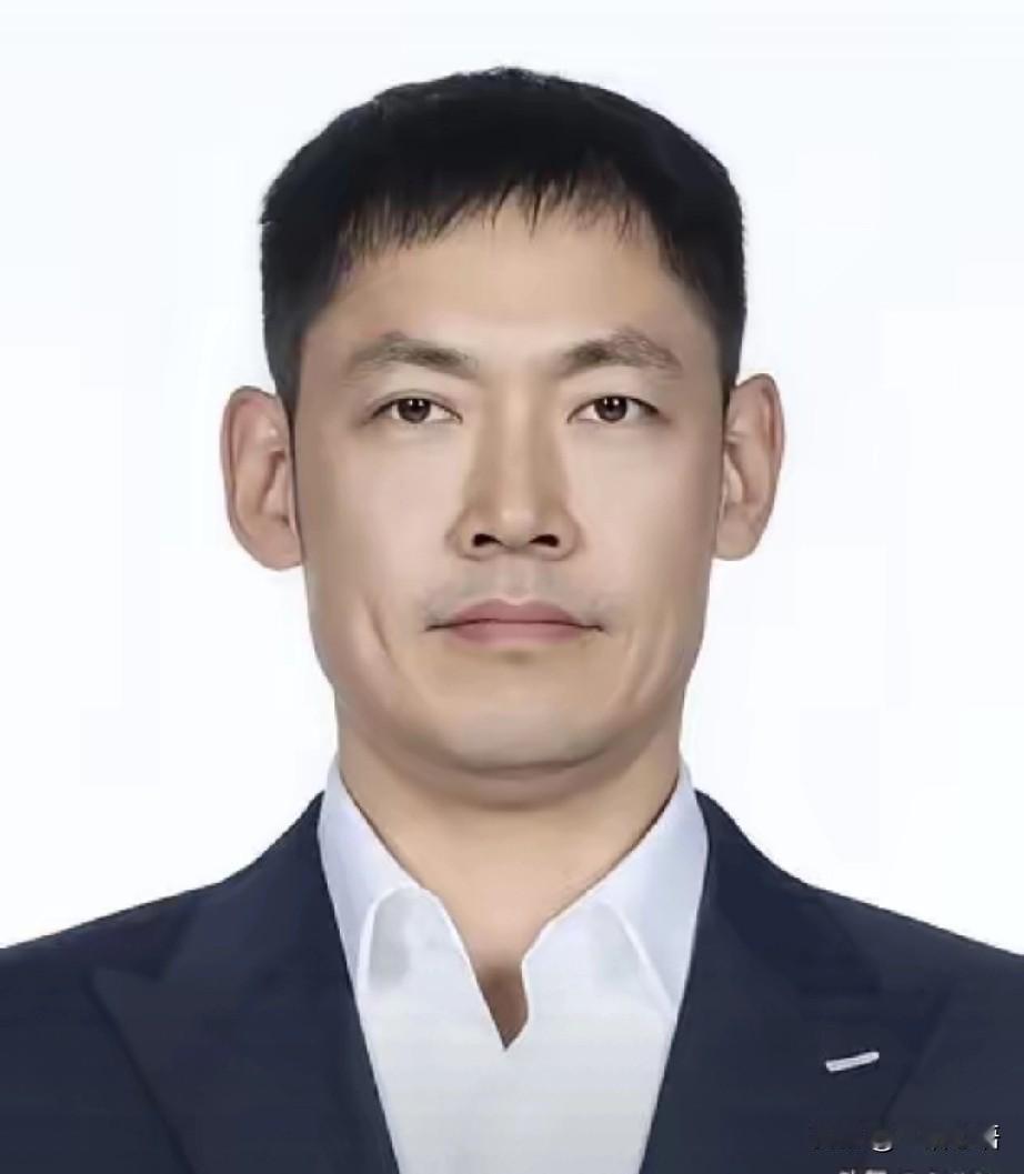 张庆鹏简直就是个决绝子，难怪叫张三疯！每到关键时刻，都会掏出杀手锏，迎面一刺，