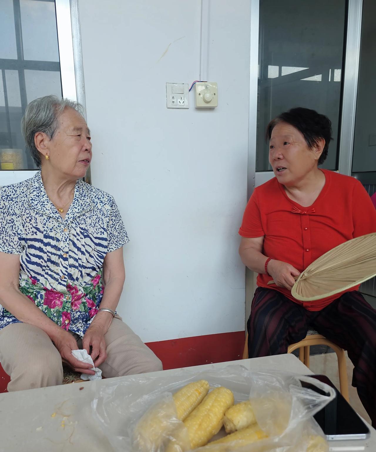 老娘的饭量很惊人，我一直不知道这是好事还是坏事……这个夏秋之交吃了很多新鲜东西