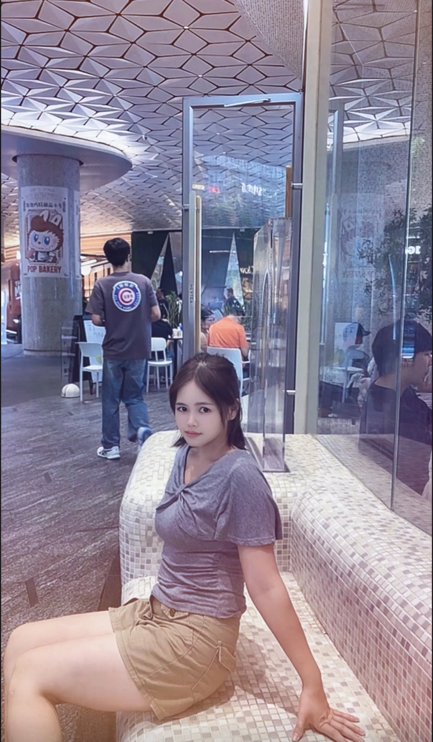 19号约会能不能带上我 我光吃饭不说话？