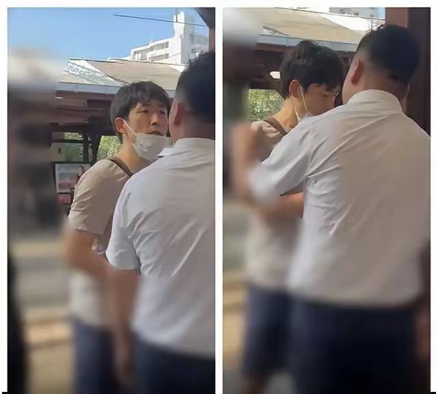 近日，一个中国旅游团在日本镰仓江之岛车站等车时，一个日本人突然无缘无故地用手掐住