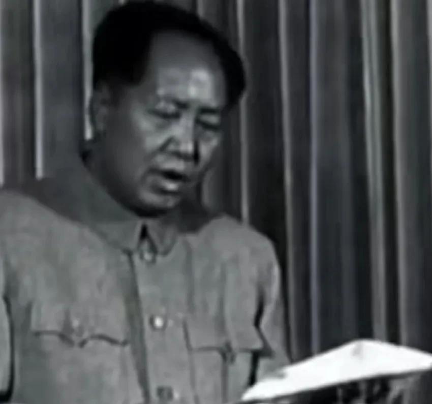 1976年唐山大地震，24万人遇难，城市成废墟。欧美多国及联合国提出援助，毛主席