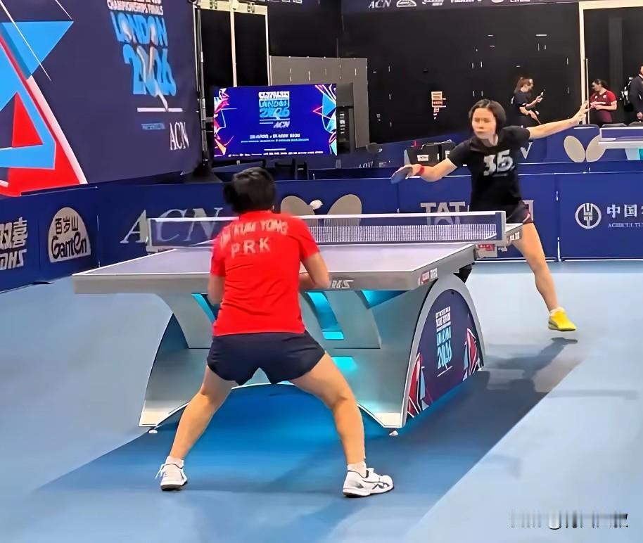 我去！朝鲜队也太省钱了，伦敦世乒赛，他们只派了6个运动员，连替补都没有！而且