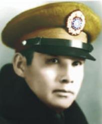 有一次，张灵甫穿着解放军的军服，去见蒋介石，说:“这套衣服太好了！”又