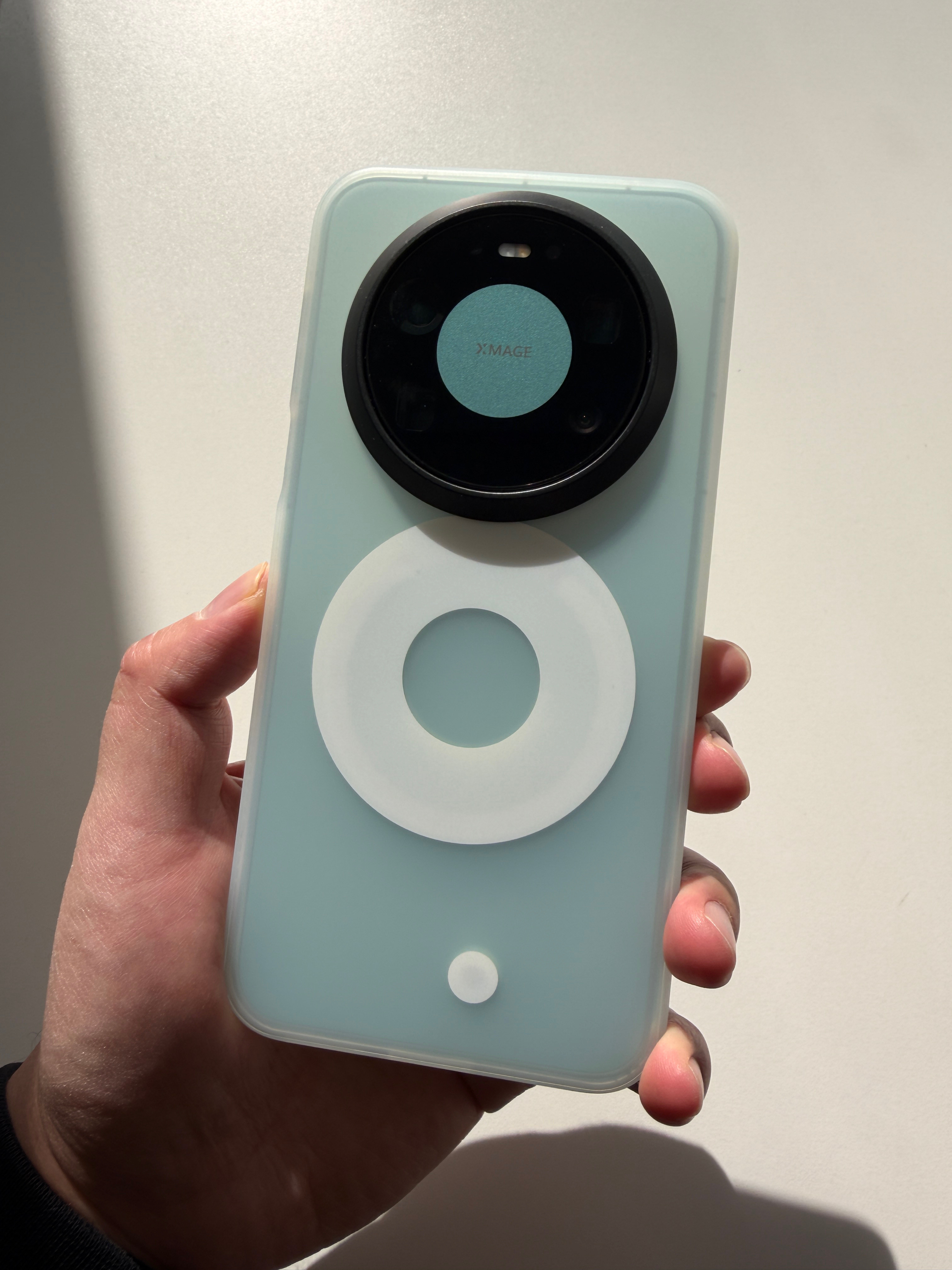 邦克仕家听劝因为华为Mate80系列手机壳磁吸圈没对准现在出了改进款把大圆圈弄大