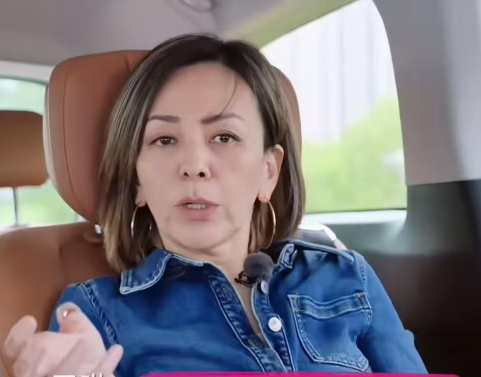 原来中年人的心酸，就算是大明星也逃不掉，王琳不愿意接妈妈回家住，让妈妈住养老院的