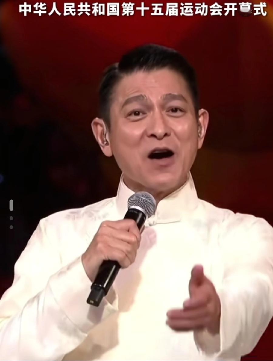 今晚在广州举行的全运会开幕式太燃了。在全国运动会的舞台上，文化艺术的融入总能