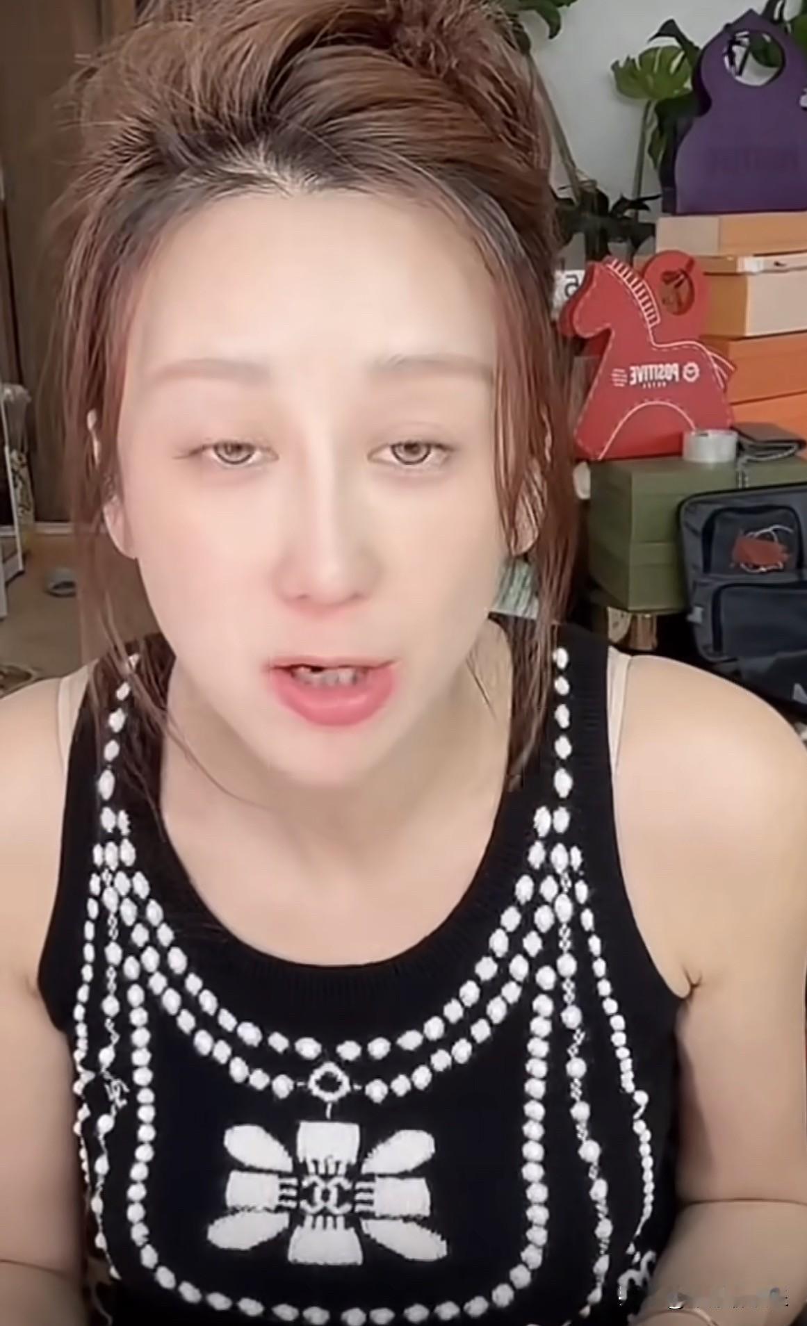 蒋丽莎说：“等忙完这一阵，我要去立遗嘱，我长期通宵失眠，根本睡不着，我怕我会