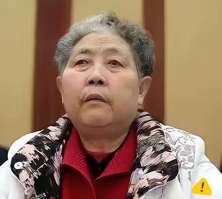 这年头总有人说“谈感情伤钱”，可老干妈火了几十年的真相，偏打了利益至上者的脸。