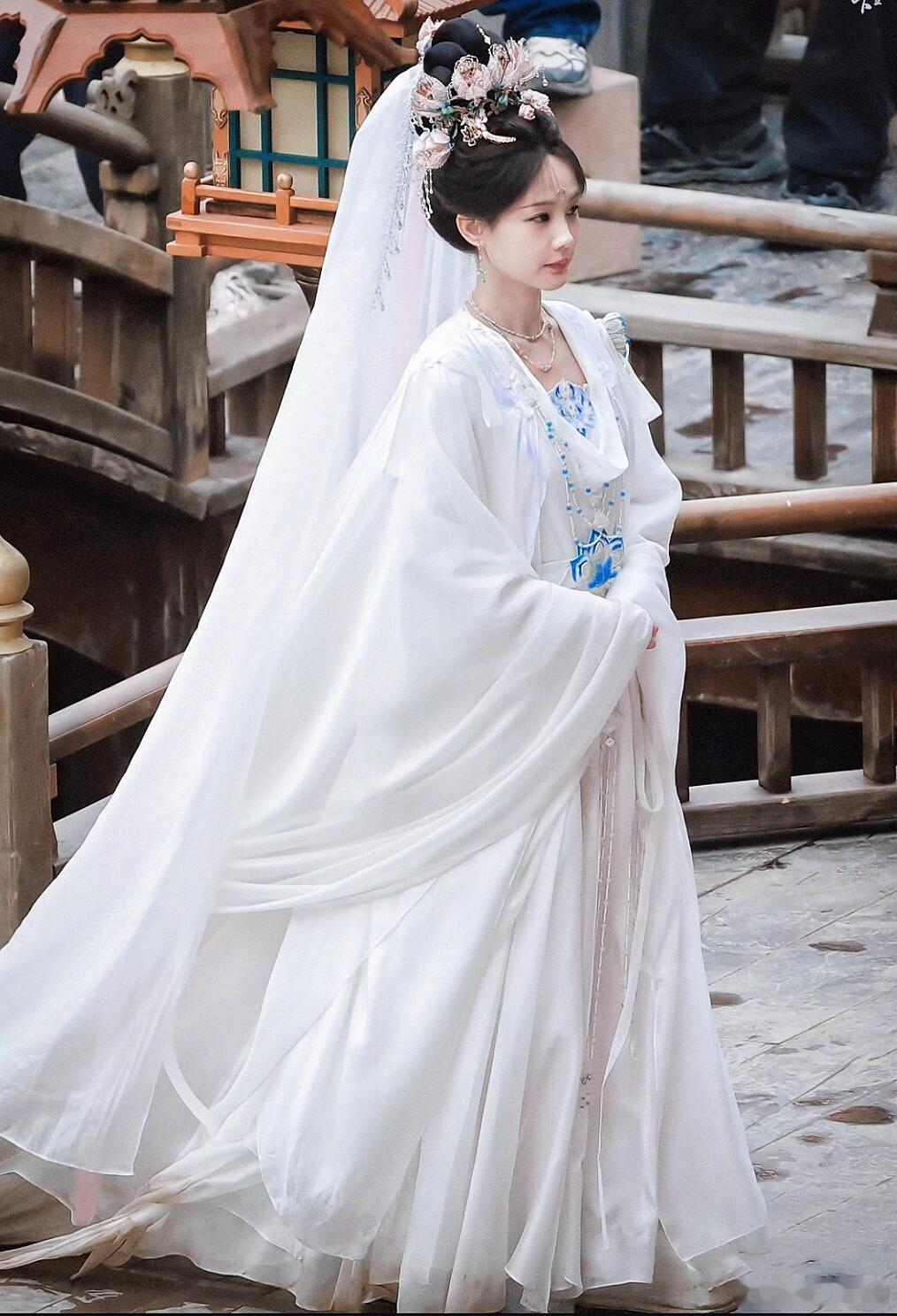 女明星白纱裙鞠婧祎｜杨幂｜杨紫｜古力娜扎｜李一桐｜毛晓彤｜赵丽颖｜钟欣潼​