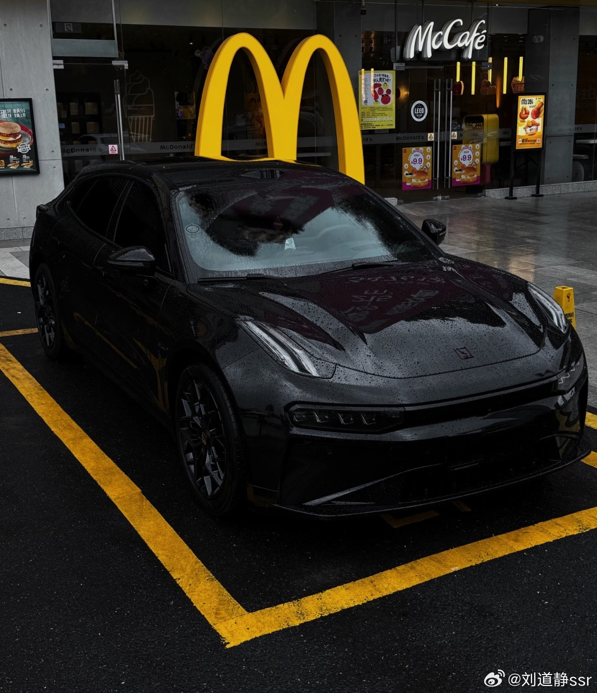 感觉不管什么车，黑武士都是很帅的一黑遮百丑？