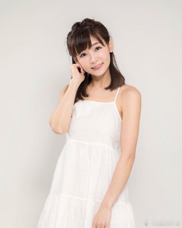 圈中女星為保靚樣各出奇謀，不少女藝人更突然變臉，比初入行時五官變得立體精緻，不留