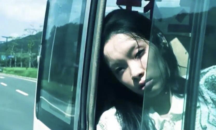 《扫黑风暴》刷完了，这剧情实在太离谱了。林强峰已经告诉哑女，卢少骅是毒贩，正在被