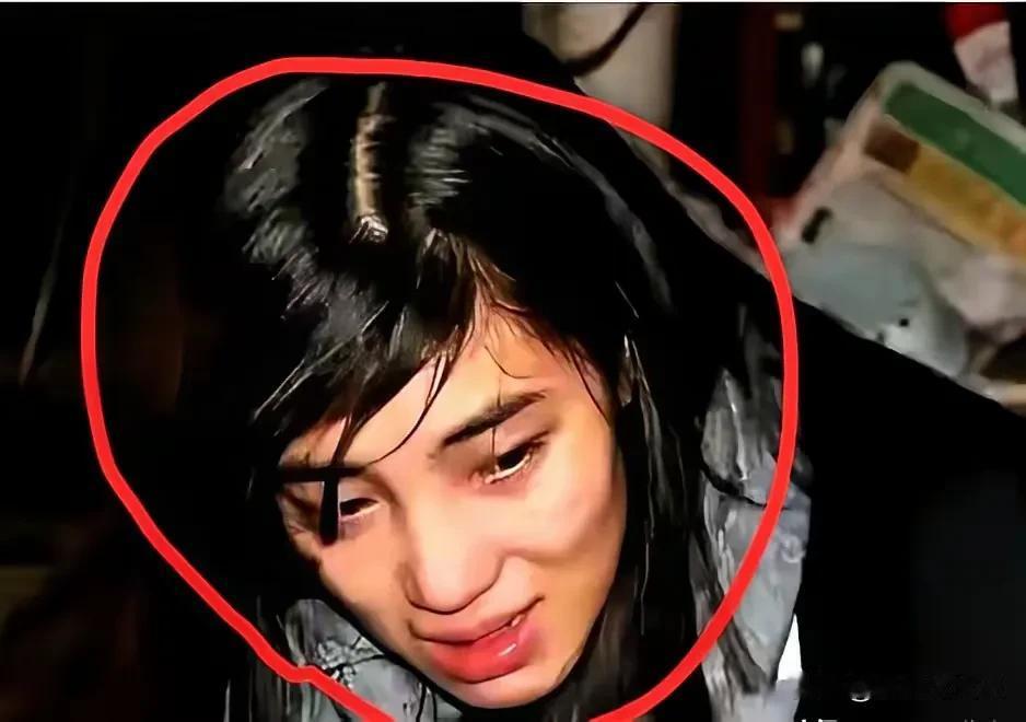 浙江挖煤老板，嫌五岁女儿碍事，随手一扔，就把她丢进了陕西秦岭深处的穷山沟。男人