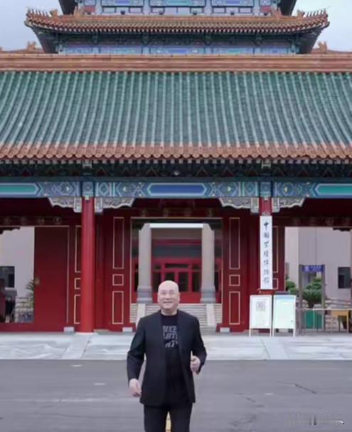 拥有个人紫檀博物馆少之又少，迟重瑞（陈丽华去世后）当属其中一个。不光有一定的身价