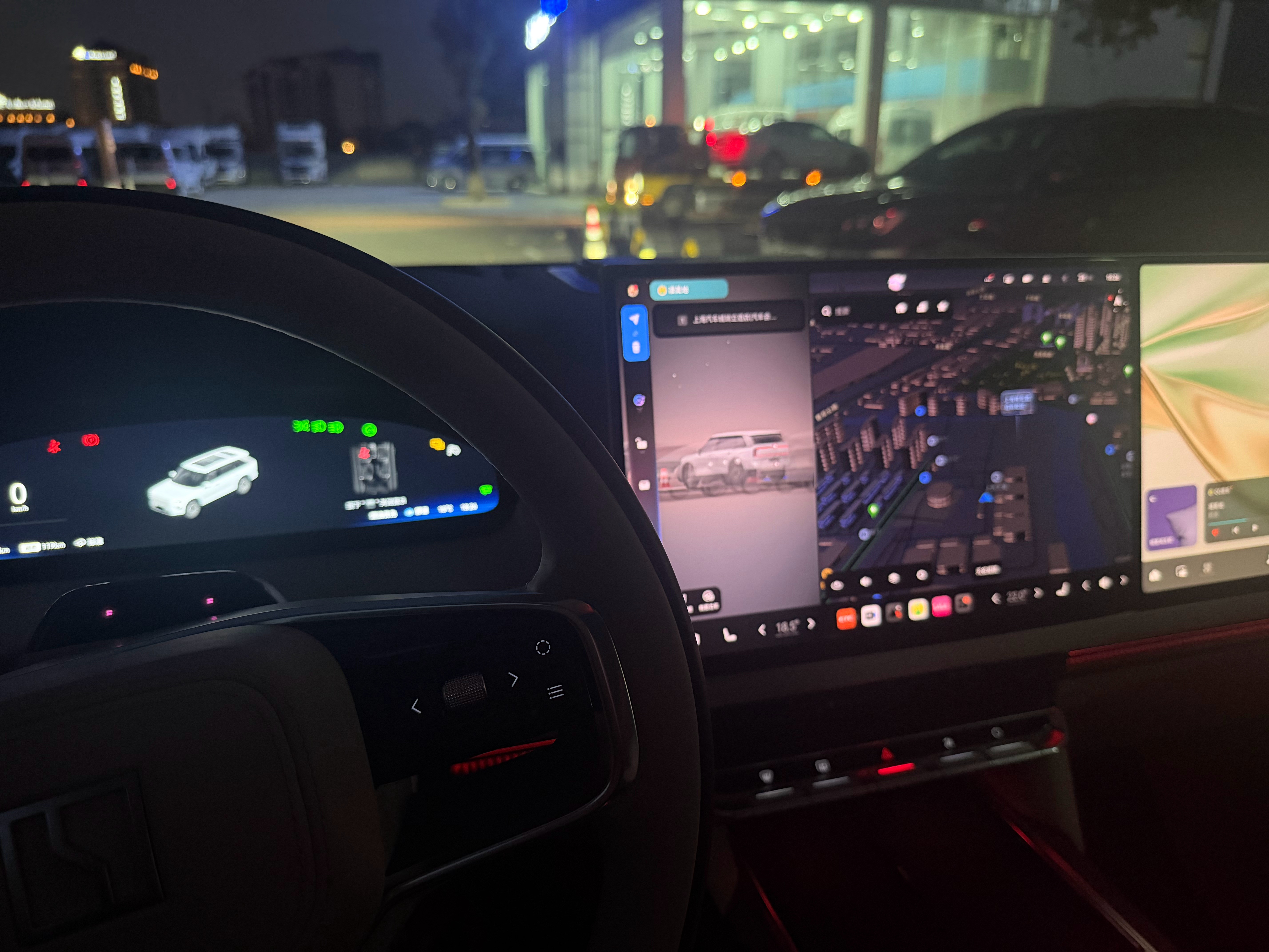 今天晚上开的极氪9x，舒服是真舒服，不过正好亏电空旷，没电，体验对我来说不是很好